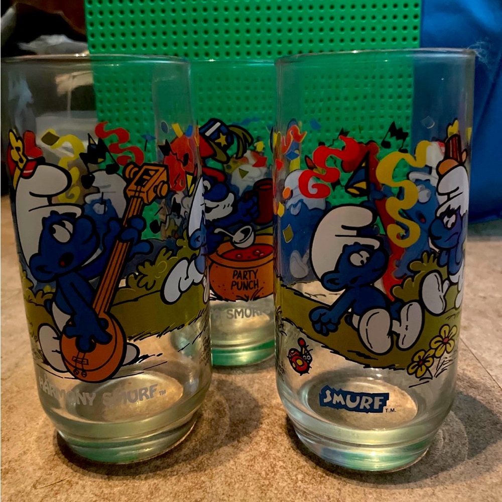 3 vintage Smurfs glasses 1983